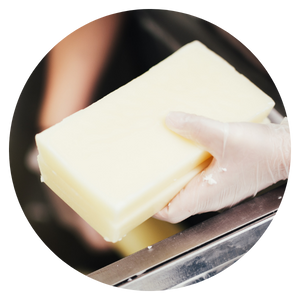 Coconut and soy wax natural ingredients 